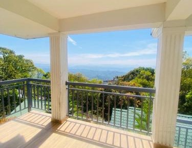 Deluxe Double or Twin Room with Mountain View