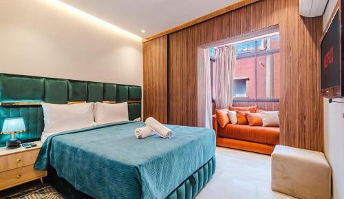 Two-Bedroom Deluxe Apartment with Balcony