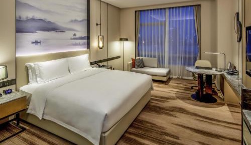 Superior King Room with Lake View