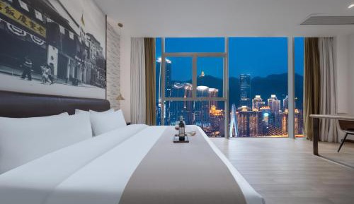Deluxe Queen Room