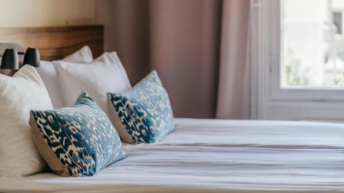 Queen Room with Evening Meal