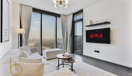 Two-Bedroom Apartment with Balcony and Sea View