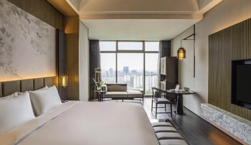 Luxury Club King Room