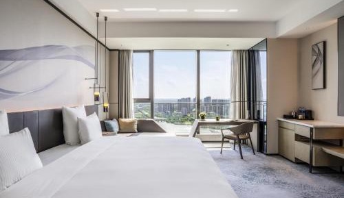 Premium Deluxe King Room with Lake View