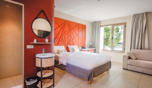 Superior Room with One Double Bed and One Single Bed - Lagoon View