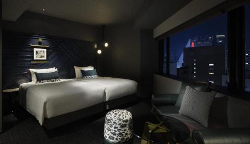 Deluxe Corner Room with Two Single Beds