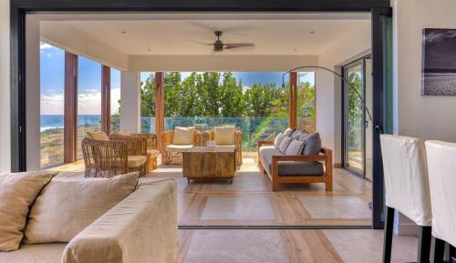 Apartment with Pool View 