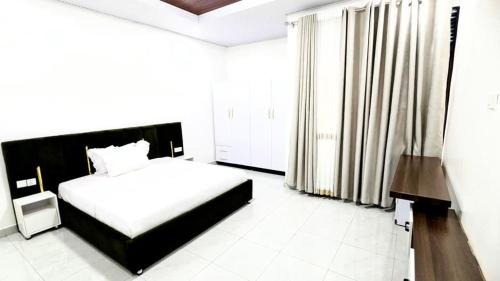 Four-Bedroom Luxury Apartment