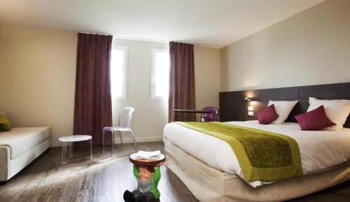 Standard Family Suite with One Double Bed and Sofa