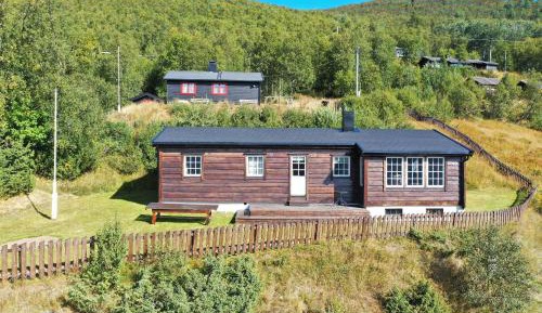 Three-Bedroom Holiday Home 