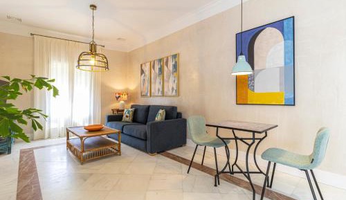 One-Bedroom Deluxe Apartment