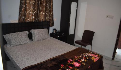 Deluxe Queen Room