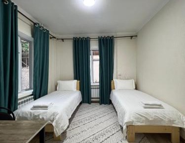 Twin Room with Private External Bathroom