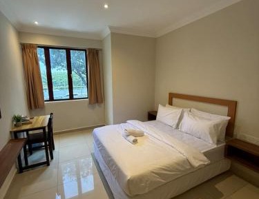 Deluxe Queen Room