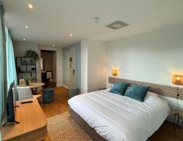 Suite with City View