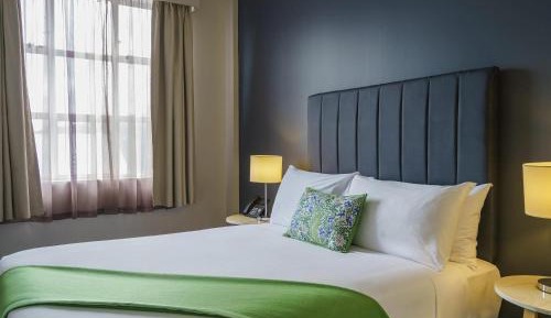 Three-Bedroom Apartment with Three Queen Beds 