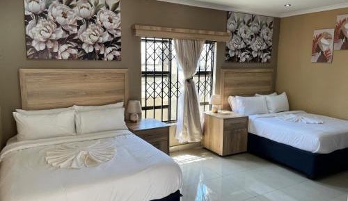 Quadruple Room with Private Bathroom
