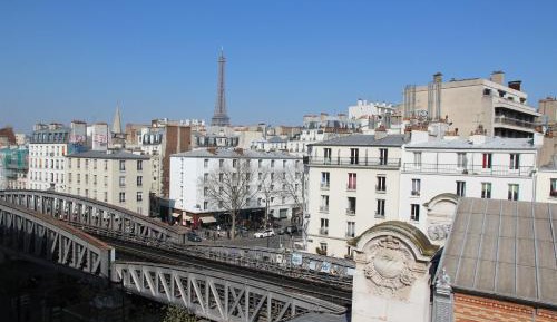 Double with Eiffel Tower View