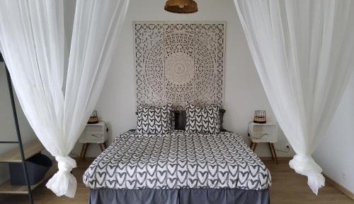 One-Bedroom Apartment twin or double bed