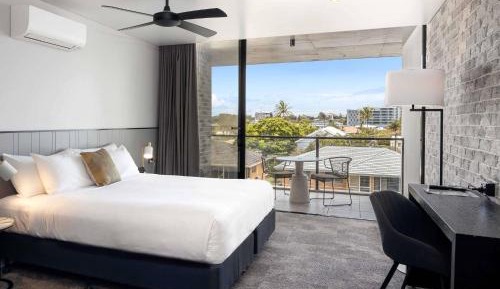 Deluxe King Room