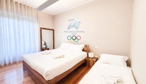 Deluxe One-Bedroom Apartment with City View