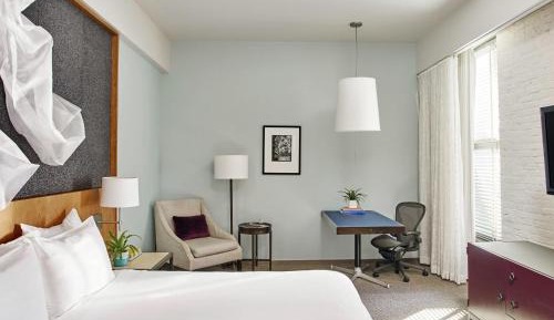 Deluxe King Room