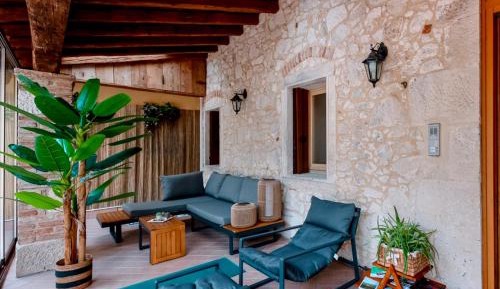 One-Bedroom Deluxe Apartment