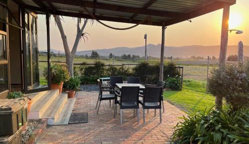 Apartment with Mountain View