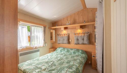 Three-Bedroom Superior Apartment