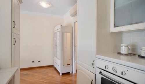 Superior One-Bedroom Apartment