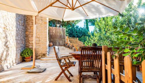 Superior One-Bedroom Apartment