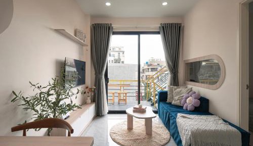 One-Bedroom Apartment with Balcony