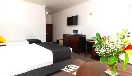 Superior Room with Queen Bed and Single Bed 