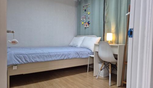 Single Room with Shared Bathroom