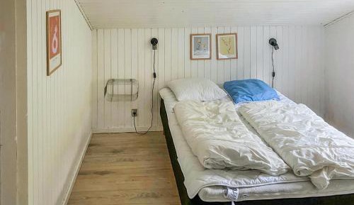 Five-Bedroom Holiday Home