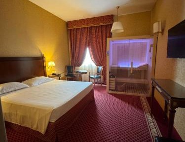 Suite with Sauna