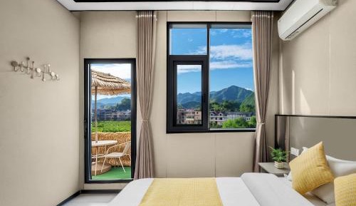 King Room with Mountain View