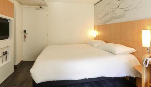 Standard Room with 1 Double Bed