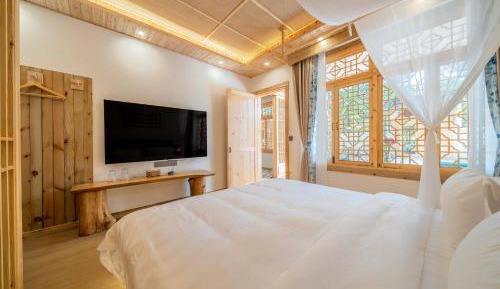 Bungalow with Garden View