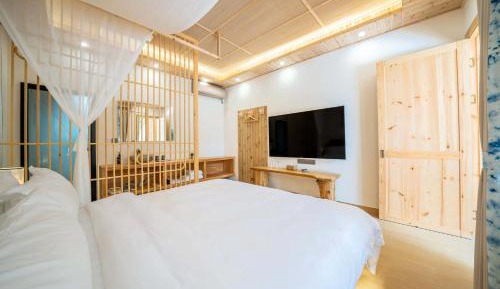 Deluxe Bungalow with Garden View