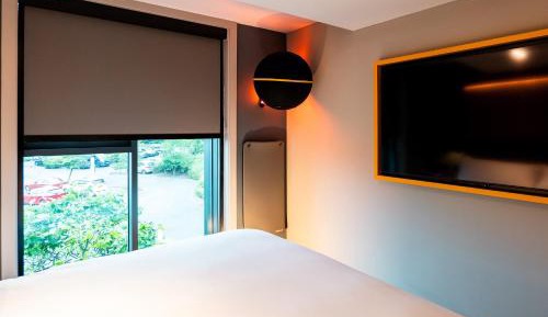 Club Room (FREE GYM & POOL ACCESS)