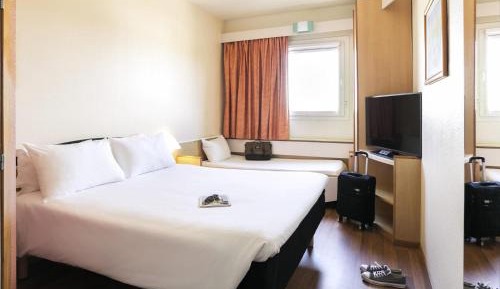 Family Room with One Double Bed and Extra Bed