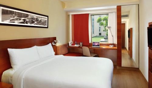 Standard Queen Room
