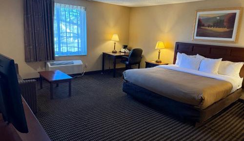 Deluxe King Suite