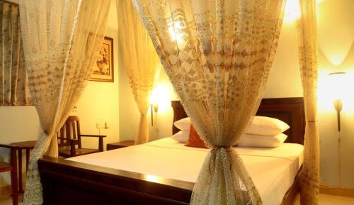 Deluxe Double Room with free Airport pickup or drop