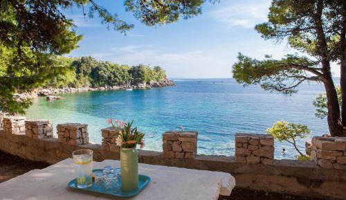 Villa - Beach Front