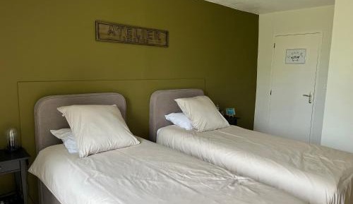 Twin Room with Bathroom