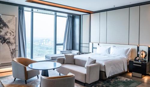 One-Bedroom Presidential Suite - Club Lounge Access