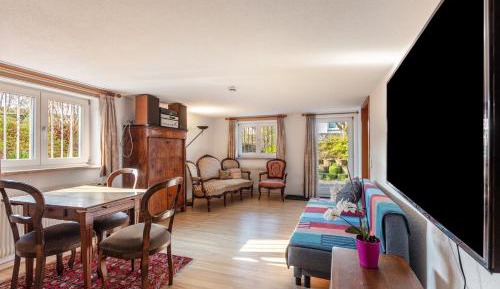 Superior One-Bedroom Apartment