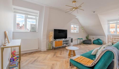 Three-Bedroom Superior Apartment